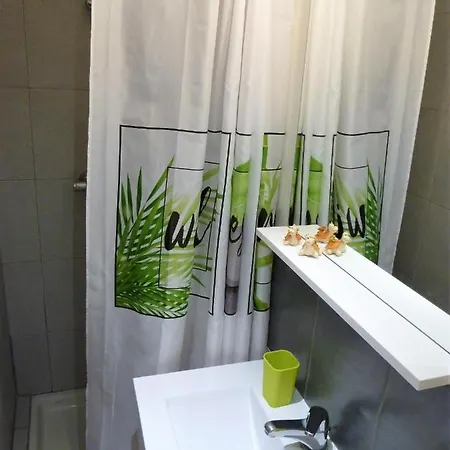 A 2 Minutes De La Plage Апартаменти *